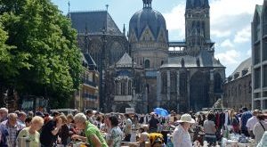 Altstadtflohmarkt am Aachener Dom