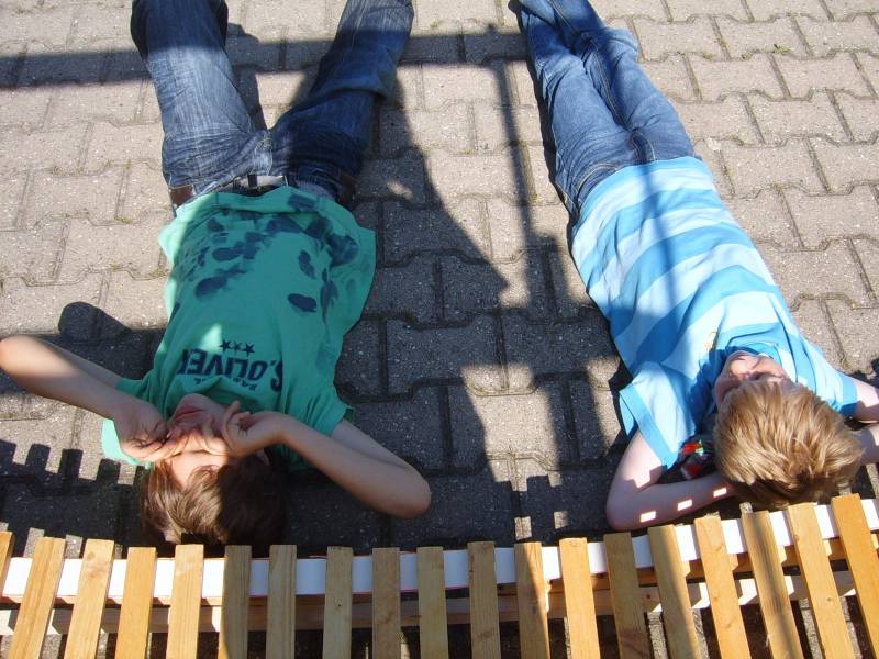 Zwei Jungen beim Jungentag in Ofden. Foto: Stadt Alsdorf