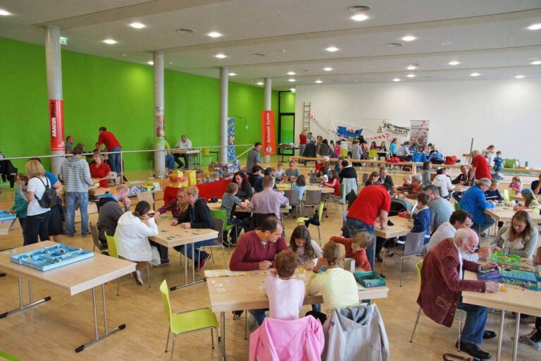 Das Familienspielefest „Stadt-Land-Spielt!“ findet am 20. September von 13 bis 18 Uhr im Bürgersaal Roetgen statt. Foto (Ralf Pauli, StädteRegion Aachen.